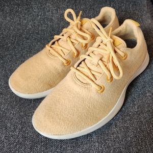 Yellow Allbirds (sz9)
